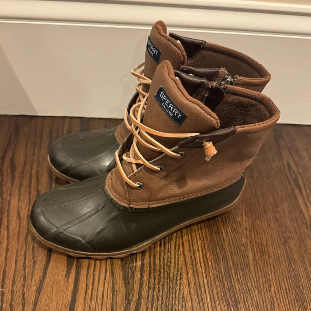 Sperry boots size 7